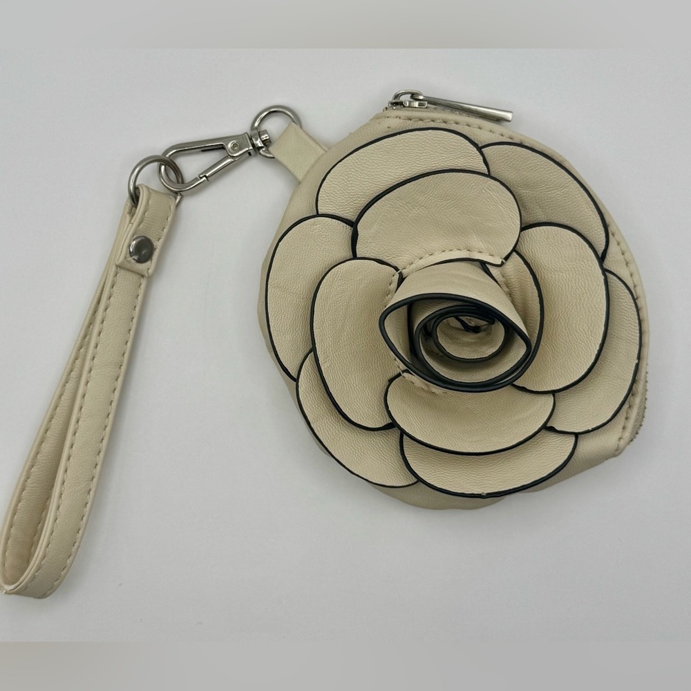 Patricia Nash Floral Petals Cassini Leather Wristlet plus Bonus Mini Floral Bag - Picture 13 of 16